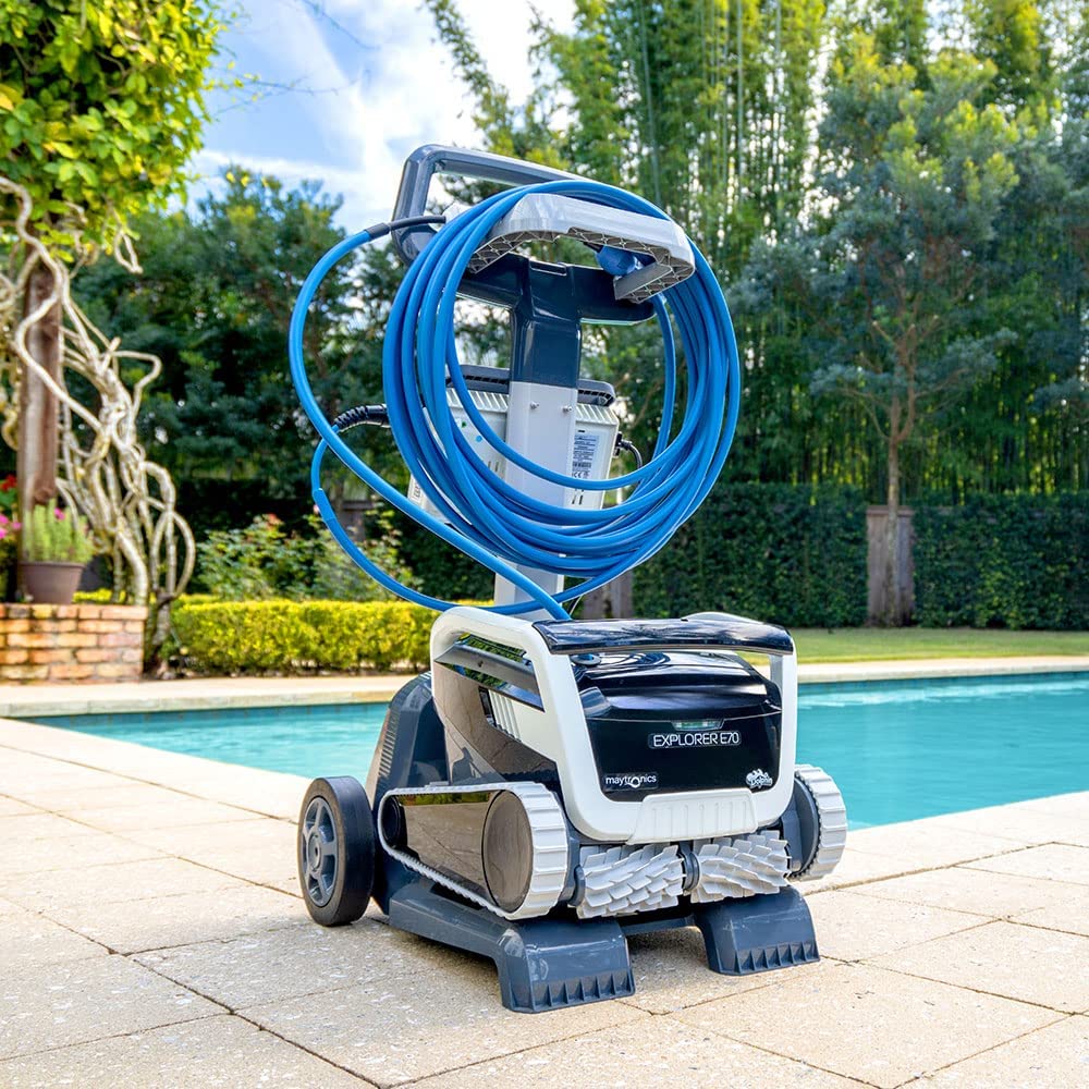 Dolphin Explorer E70 WiFi with Universal Caddy